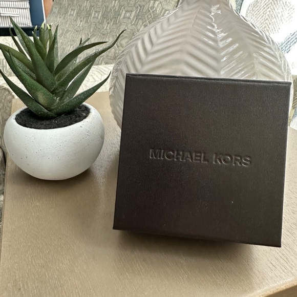 Michael Kors Tortoise Shell Hinge Bangle - Picture 8 of 9